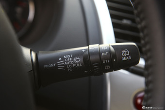 2013款帕杰罗·劲畅3.0L 自动四驱旗舰版