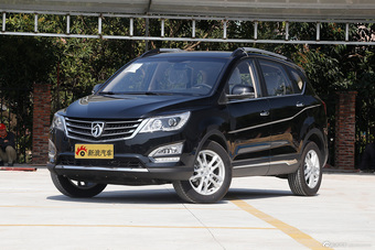 2015款宝骏560 1.8L手动精英型