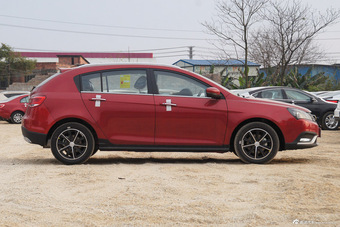 2016款吉利帝豪1.5L自动RS两厢向上版