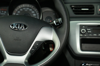 2015款起亚K2 1.4L自动GLS三厢