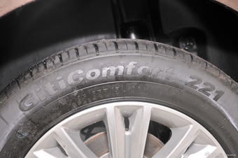 2013款东风标致301 1.6L自动豪华版