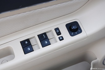 2015款绅宝D20两厢1.5L手动乐天版