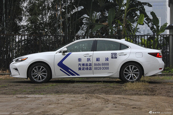 2015款雷克萨斯ES 2.5L自动300h豪华版