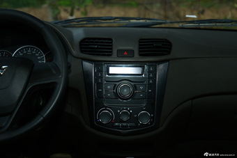 2015款五菱宏光S 1.5L手动超值版