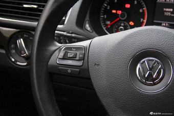 2014款帕萨特2.0T DSG至尊版