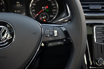 2016款帕萨特1.8T自动330TSI