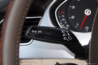 2014款奥迪A8L W12旗舰 版