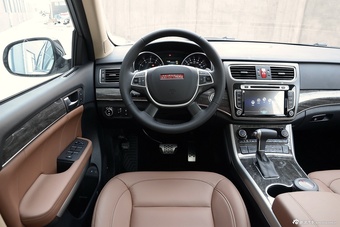 2015款哈弗H8 2.0T自动四驱精英型