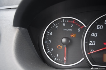 2015款雨燕1.5L手动限定版