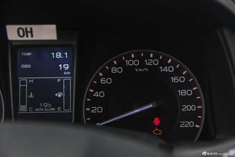 2015款五十铃D-MAX 2.5T手动四驱基本型