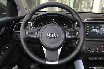 2015款索兰托L 2.4L自动汽油四驱精英版 7座 国5