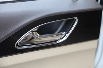 2014款宝骏730 1.5L手动舒适型