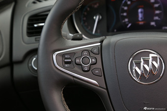 2014款君威2.0L自动精英时尚型