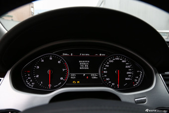 2014款奥迪A8L 3.0T自动50TFSI quattro豪华型
