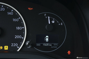 2014款雷克萨斯CT 1.8L自动200h舒适版单色