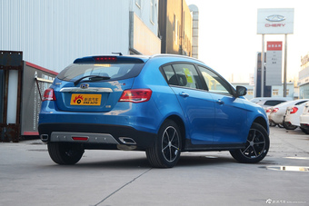 2016款吉利帝豪1.5L手动RS两厢向上版