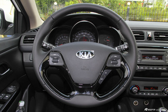 2015款起亚K2 1.6L自动Premium三厢