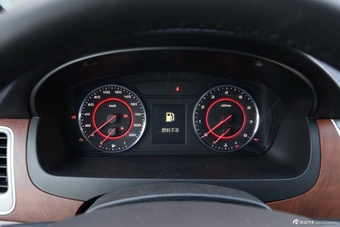 2016款上汽大通G10 2.0T手动豪华版