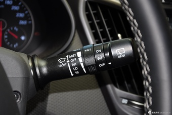 2015款现代飞思 1.6T自动尊享版