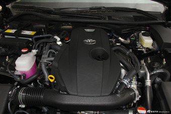 2015款皇冠2.0T自动时尚版