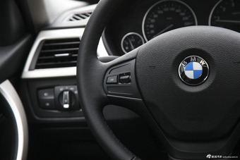 2016款宝马3系 2.0T自动320Li时尚型