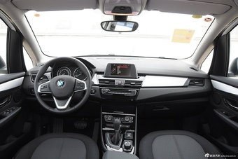 2015款宝马2系Active Tourer  218i 1.5T自动领先型图片