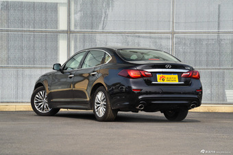 2015款英菲尼迪Q70L 2.5L豪华版