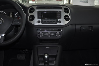 2013款途观1.8TSI自动舒适版两驱 极光白