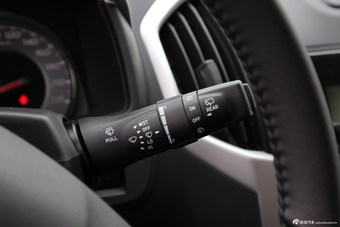 2015款五十铃mu-X 3.0T自动四驱探索型