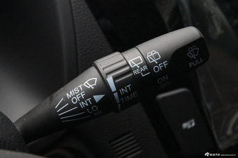 2015款比亚迪S7升级版2.0T自动尊贵型