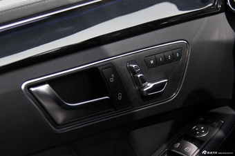 2014款奔驰E级内饰