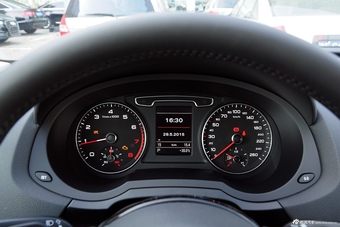 2015款奥迪Q3 40TFSI quattro豪华型