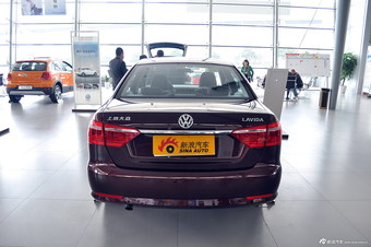 2013款朗逸1.6L自动风尚版 锐意红