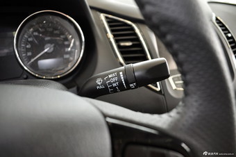 2013款奔腾B50 1.6L自动豪华版