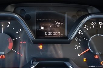 2016款雪铁龙C4世嘉1.6L手动豪华型