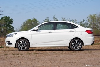 2015款悦翔V7 1.6L 手动乐趣型图片