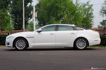 2015款捷豹XJL2.0T两驱典雅商务80周年典藏版