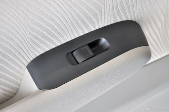 2014款理念1.3L手动舒适型 巴黎蓝