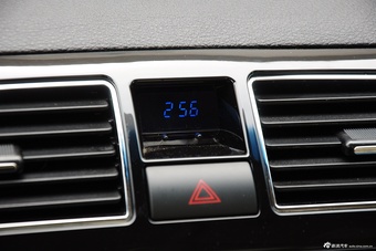 2015款吉利EC8 2.0L自动精英型