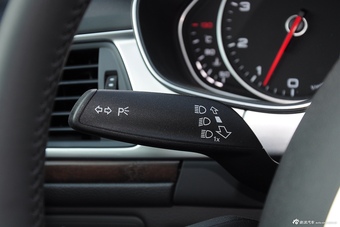 2015款奥迪A6L 35FSIquattro舒适型