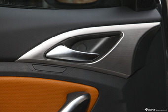 2016款比亚迪宋1.5TI手动尊贵型