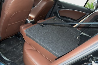 2016款奔腾B90 1.8T自动尊贵型十周年纪念版