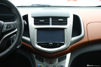 2014款爱唯欧两厢1.6L自动风尚版到店实拍