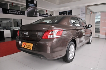 2013款东风标致301 1.6L自动豪华版