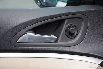 2015款GL8商务车2.4L豪华商务尊享版