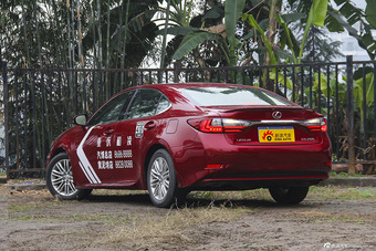 2015款雷克萨斯ES 2.0L自动200舒适版