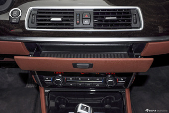 2014款宝马5系GT 528i 2.0T自动领先型