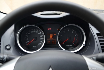 2016款翼神1.8L 手动黑白复刻版