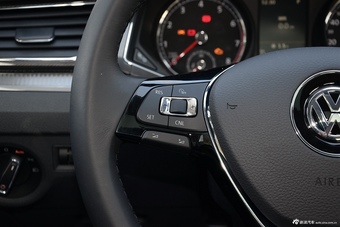 2016款帕萨特1.8T自动330TSI