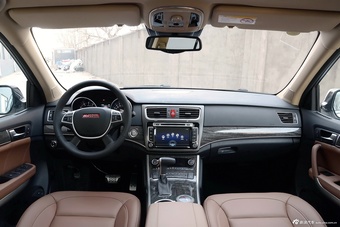 2015款哈弗H8 2.0T自动四驱精英型图片